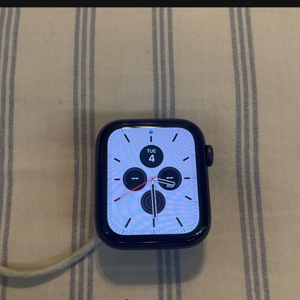 Apple Watch SE 6( GPS+ Cellular)44mm space Grey